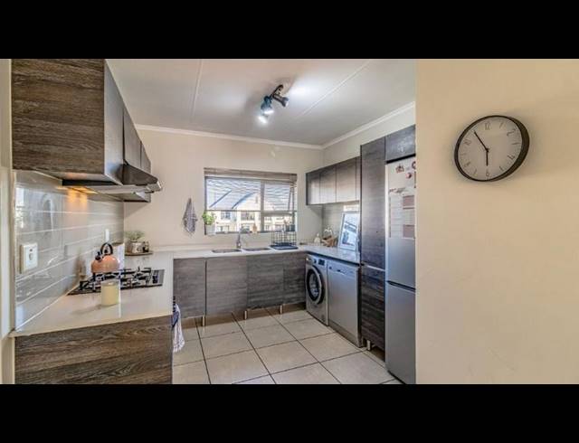 2 BEDROOM TOWNHOUSE FOR SALE IN GREENSTONE CREST